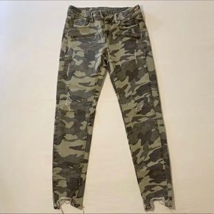 Zara Camo Distressed Jeans 6